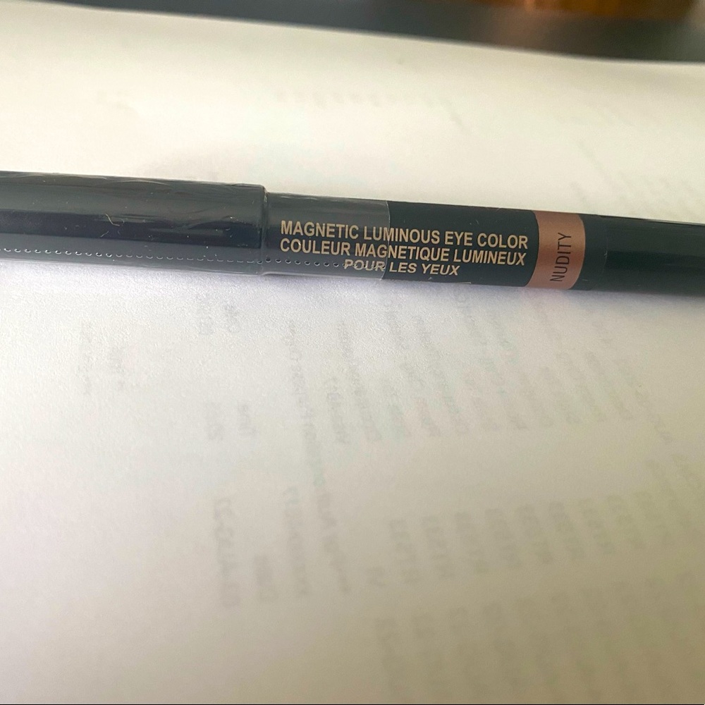Nudestix Magnetic Eye Nudity